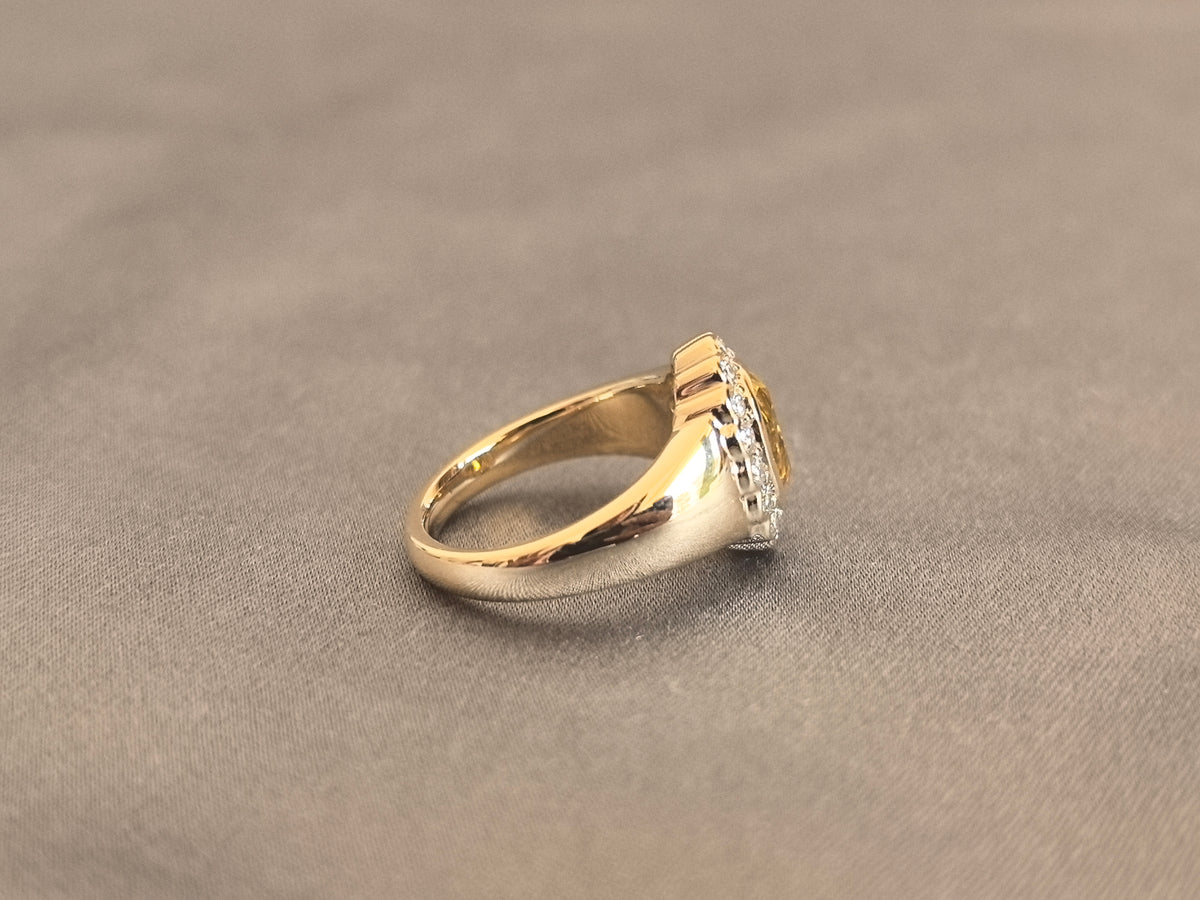 Juno Diamond OV-080 | Yellow Oval Lab-Grown Diamond Vintage Halo Ring With Scalloped Tapered Band In Yellow Gold