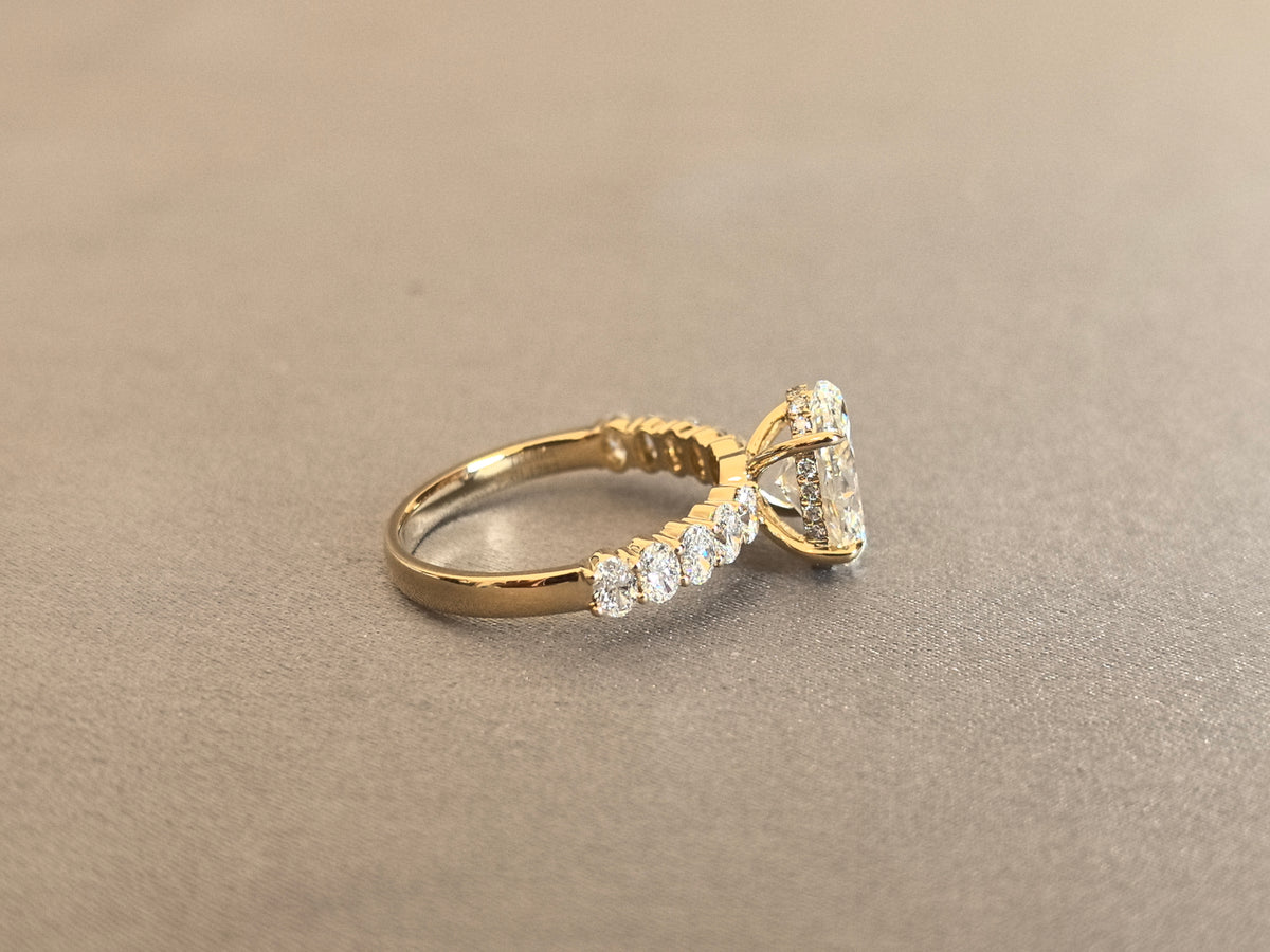 Juno Diamond PE-047 | 2 Carat Pear-Cut Lab-Grown Diamond Halo Ring With Scalloped Pavé Band