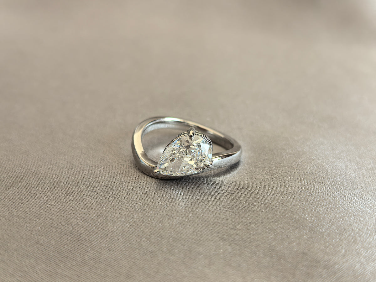 Juno Diamond PE-035 | Pear-Shaped Lab-Grown Diamond Ring With Curved Pavé Band