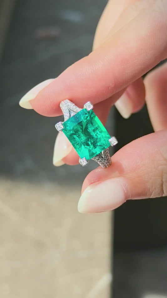 3.9ct 6.2g Split Shank Emerald Lab Gemstone Ring | Half Pavé Band | Prong Setting