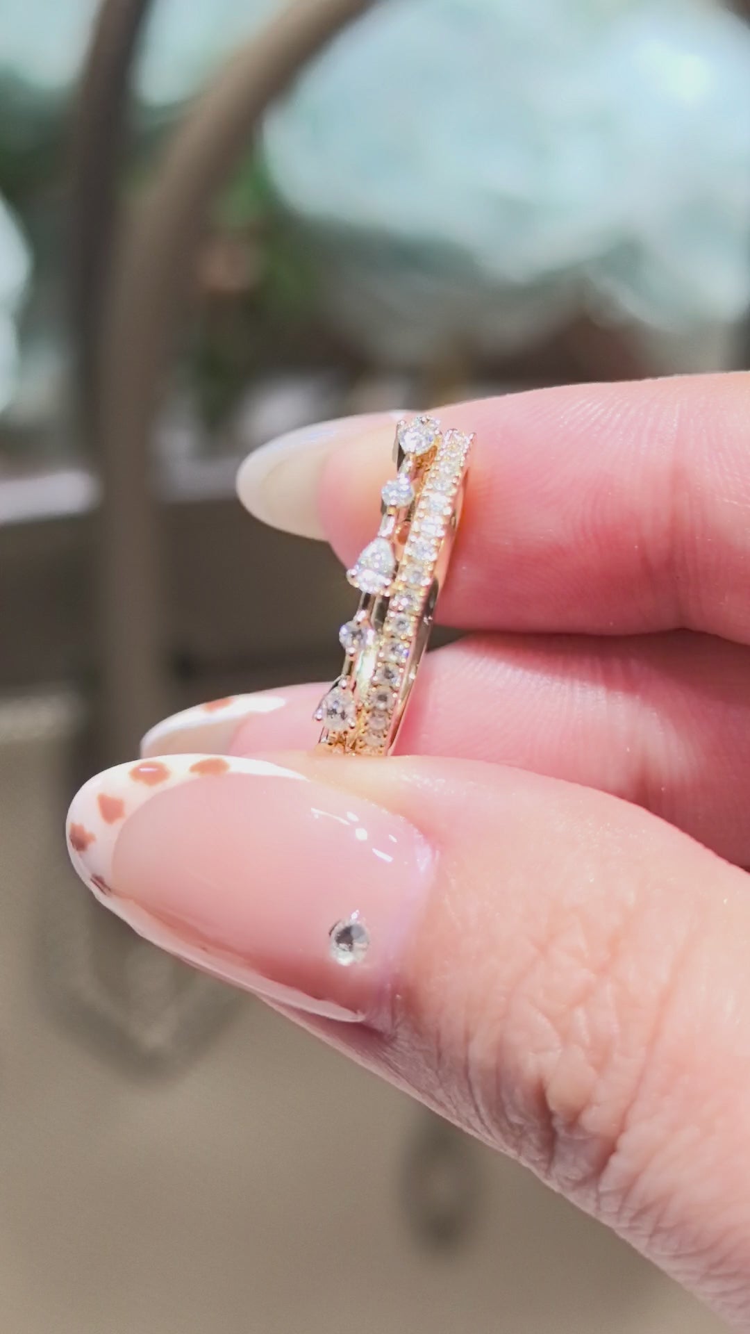 Double-layer ring | Top layer set with marquise and round diamonds | Bottom layer encircling a row of small round diamonds | Vintage design | Lab-created diamonds