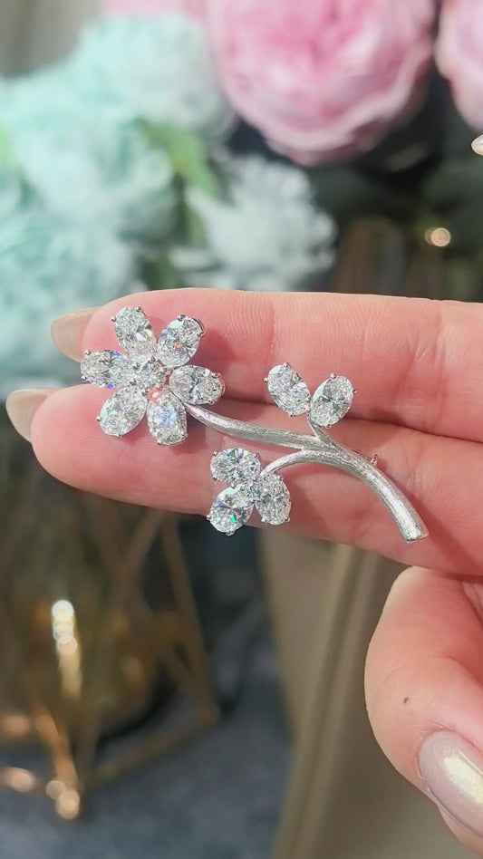 7.8ct 8.3G Oval Lab Diamond Floral Brooch | 18K Gold | Elegant Botanical Design