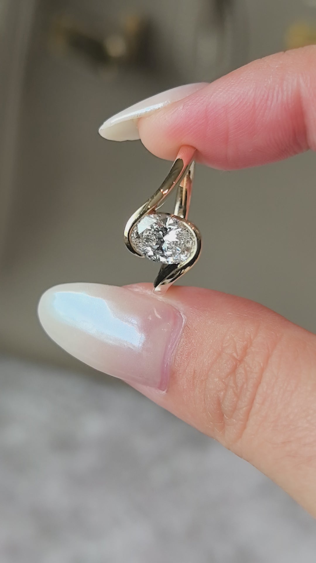 OV-016| Oval Lab-Grown Diamond Ring |Minimalist Wrap Shank|East-West Tension Style