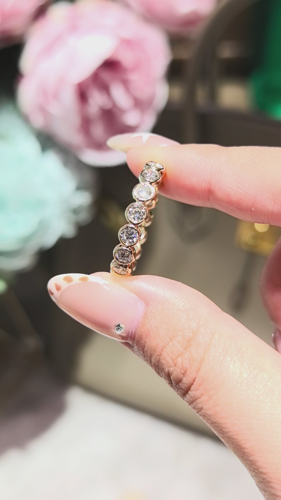 BW-002|Bubble-set diamond ring|Classic diamond eternity ring|Timeless versatile design | Seamless bubble-style | Comfort-fit eternity band